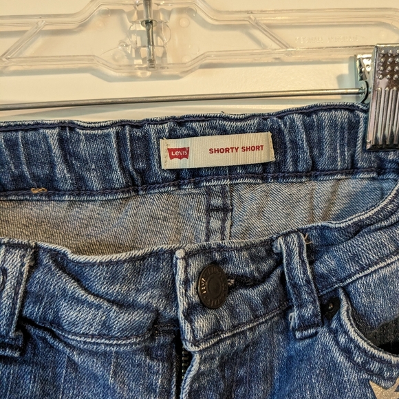 Girls Levi shorts - Picture 2 of 5